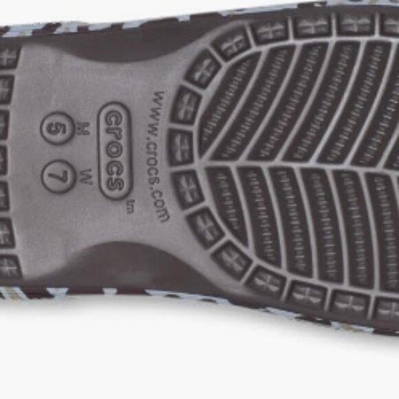 Crocs Classic Animal print Flip - Size Womens 6 - Picture 6 of 7